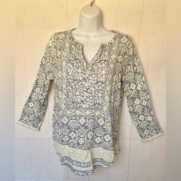 Lucky Brand Medium Printed Top Split Neck Curved Hem - Picture 2 of 6
